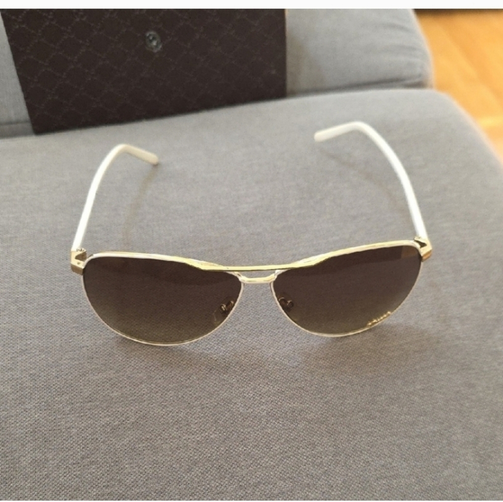 Gucci Gold Aviator Sunglasses With Gucci Case And Lense Cloth - Picture 4 of 4